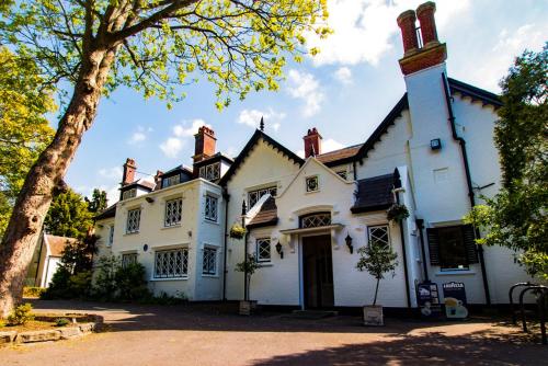 B&B Gosport - The Alverbank Hotel - Bed and Breakfast Gosport