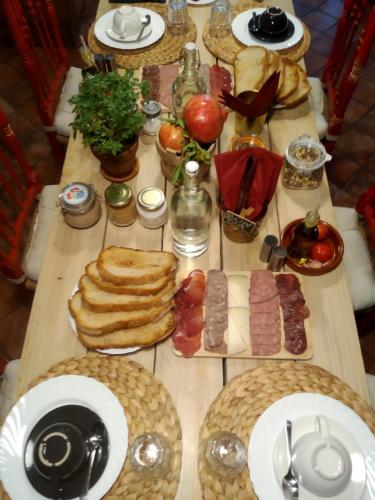 Ételek és italok, Les Magranes Bed & Breakfast in Argelaguer