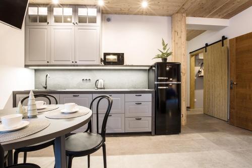 2 bedrooms, 3 beds
