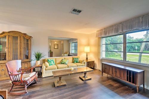 Port Charlotte Home with Screened Pool and Patio! - image 5