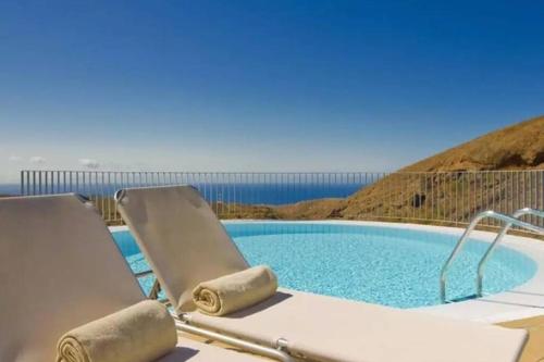  Villa with Shared Heated Pool Access in Luxury Golf Resort, Unterkunft in San Bartolomé de Tirajana