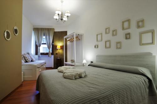 Napoli Vesuvio Apartments by Dimorra Room Type - Deluxe Triple Room