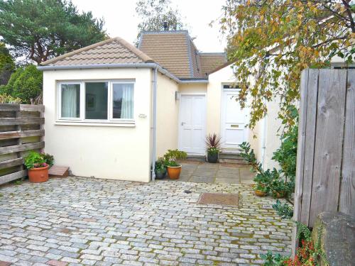 Willow Cottage, A Unique, Charming Cottage Situated In A Quiet Street In An East Lothian Village, , Edinburgh and the Lothians