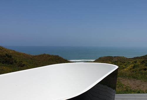 Omgivelser, SeaView Retreat -Amazing Ocean Views and Outdoor bath in Waiuku