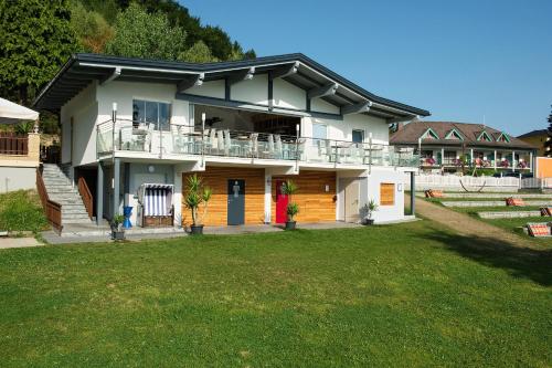 Seehotel Princes – Seelach, CA