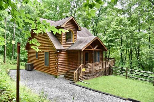 Cozy Cabin In Perfect Location, Sevierville
