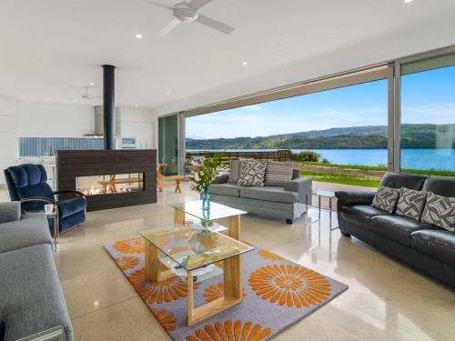 Mana Sarovar - Lake Tarawera Home