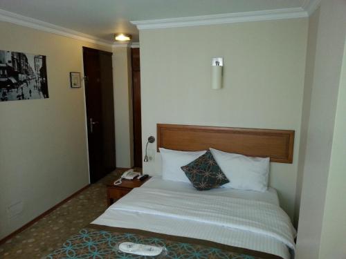 Avlonya Hotel - image 11