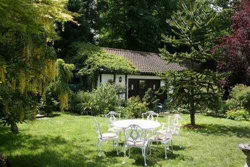 Dārzs, West Lodge Hotel in Aston Clinton