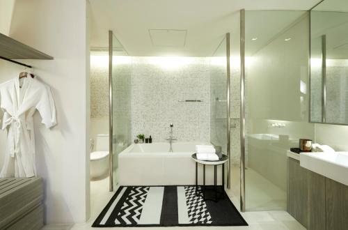 room detail thumbnail 2