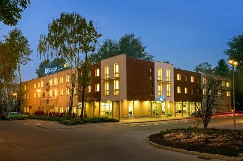 ibis budget Wrocław Stadion - image 7