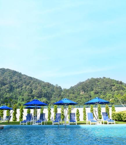 AVI Pangkor Beach Resort - 수영장