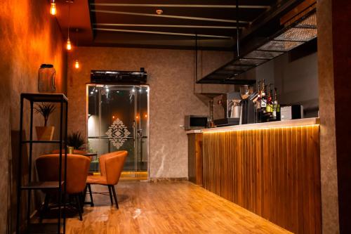 V Boutique Hotel - image 9