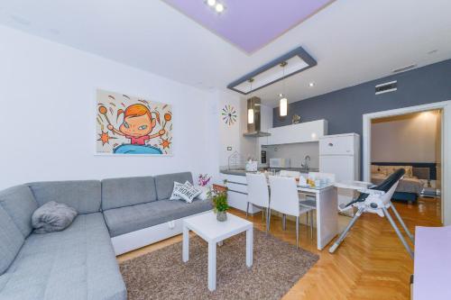  Family & pet friendly apartment Martina, Pension in Promajna