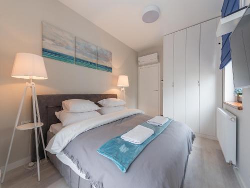One-Bedroom Apartment - 4 Cybernetyki Street image 1