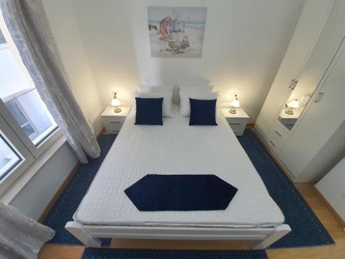 One-Bedroom Apartment image 10
