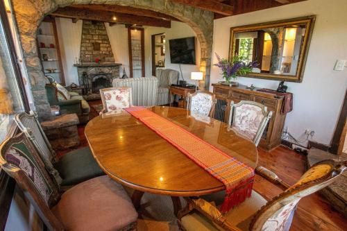 Facilities, Casa en Llao Llao con vista al lago y campo de golf in Llao Llao