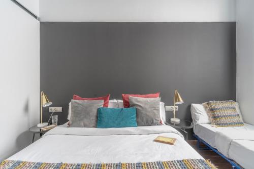  Three-Bedroom Apartment with Terrace image 10
