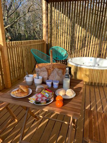 Ēdiens un dzērieni, Cabañas Enoturismo María Manuela (Cabanas Enoturismo Maria Manuela) in A Famelga