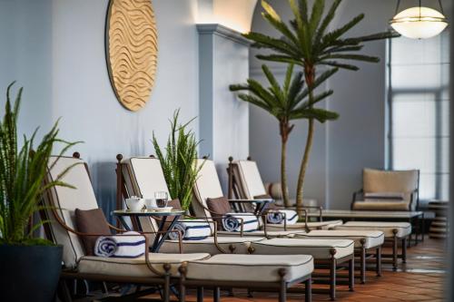 239684128 Regent Porto Montenegro