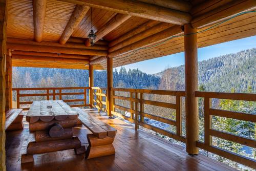 陽台/露台, 艾普亞卡別墅 (Villa Alpiyka) in 斯拉夫西克