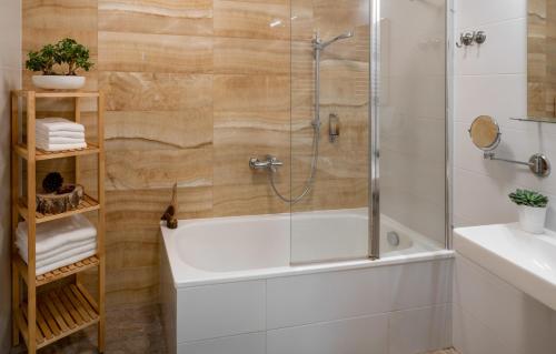 Four Trees - image 11