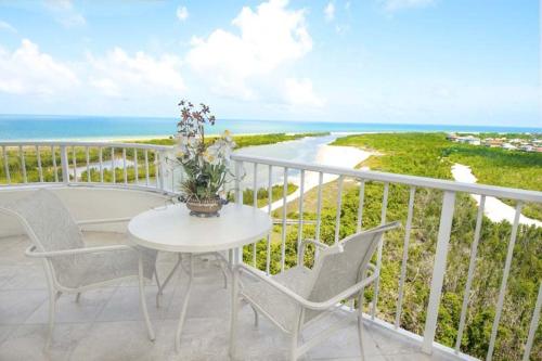 . SST4-1612 - South Seas Tower condo