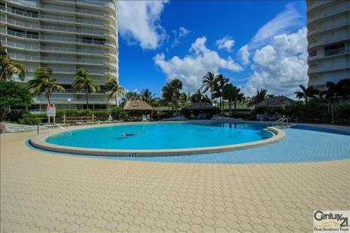 SST3-703 - South Seas Tower condo - image 5