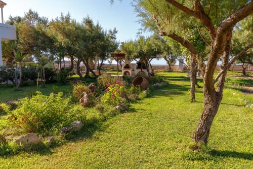  Zefyros Apartments and House in Kissamos