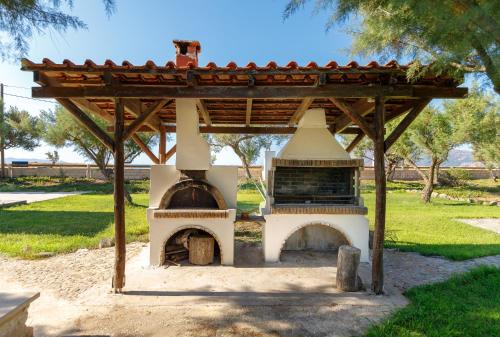  Zefyros Apartments and House in Kissamos