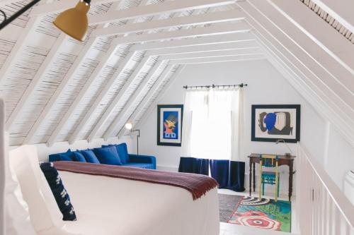 Junior Suite with Pool View image 1