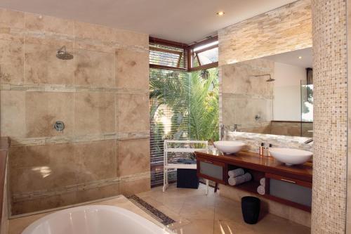 ฝักบัว, Aquarius Beach House in วิลเดอร์เนสส์