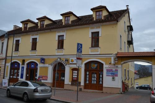 Indgang, Penzion Grand, Self Check-In, free private parking in Banska Bystrica
