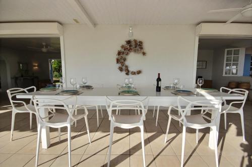 Villa Les Caramboles : 4 ch, vue rocher du Diamant, piscine, acces plage direct