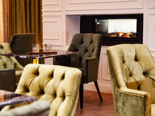 The Connacht Hotel - image 8