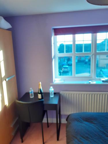 Double Room in Honiton House 4