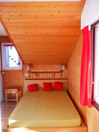 Romantic Chalet-Style Flat with Mountain View in Torgon, Schweiz