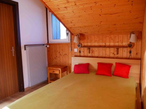Romantic Chalet-Style Flat with Mountain View in Torgon, Schweiz