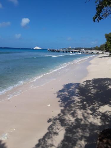 Ixoras Beach Apartments in Speightstown