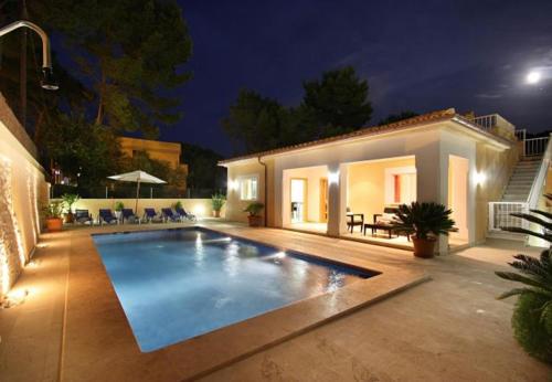 Sant Vicent de sa Cala Villa Sleeps 8 with Pool Air Con and WiFi gîte à louer Cala San Vicente