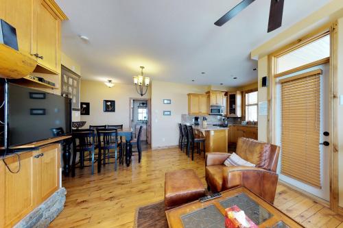 Aspens 4607 - Apartment - Big White