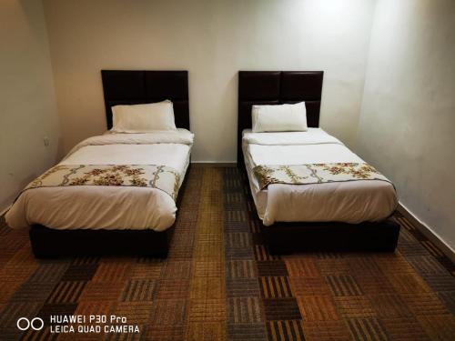 2 bedrooms, 5 beds