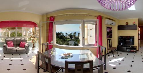  Valparaiso Apartment 50 mts from Beach, pools, sea views, tenis, terrace in Algarrobo-Costa