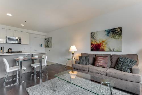 Luxury Apartment at Watermark Kendall East