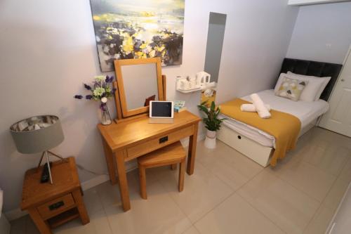 The Lavenders - image 3