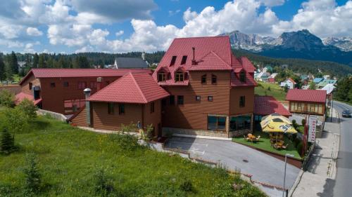 A környék, Ski Hotel in Zabljak