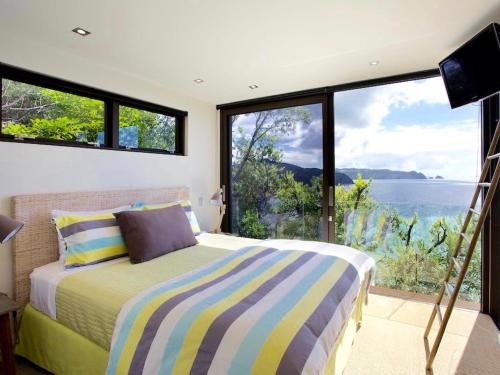 The Lookout - Tairua Holiday Home