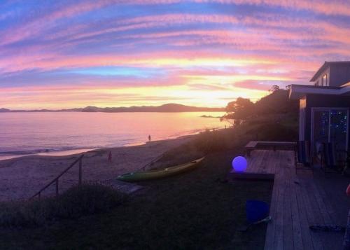 Shoreside - Tutukaka Holiday Home in Tutukaka