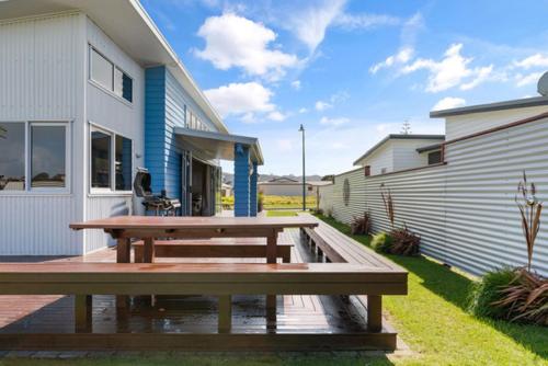 Vitamin Sea - Waihi Beach Holiday Home