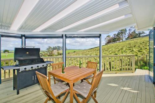 The Blue Cottage with WiFi- Waipu Holiday Home in Waipu